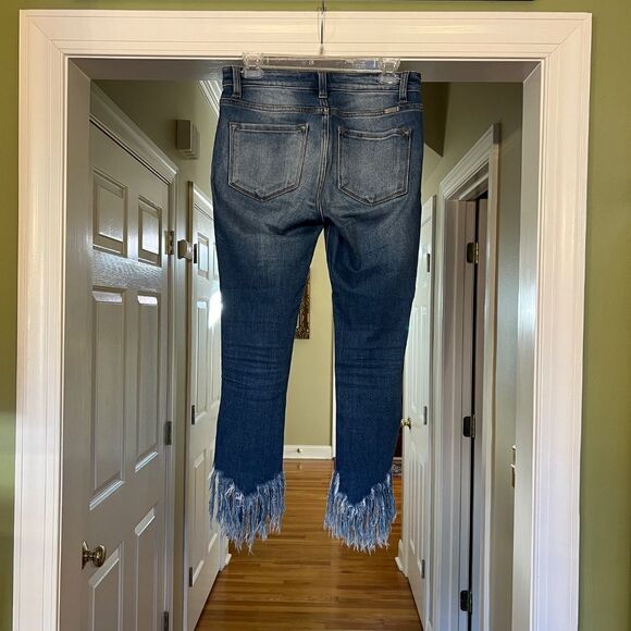 NWOT KanCan Leslie Mid Rise Fringe Hem Skinny Jeans Size 26 or 5 - Picture 5 of 5